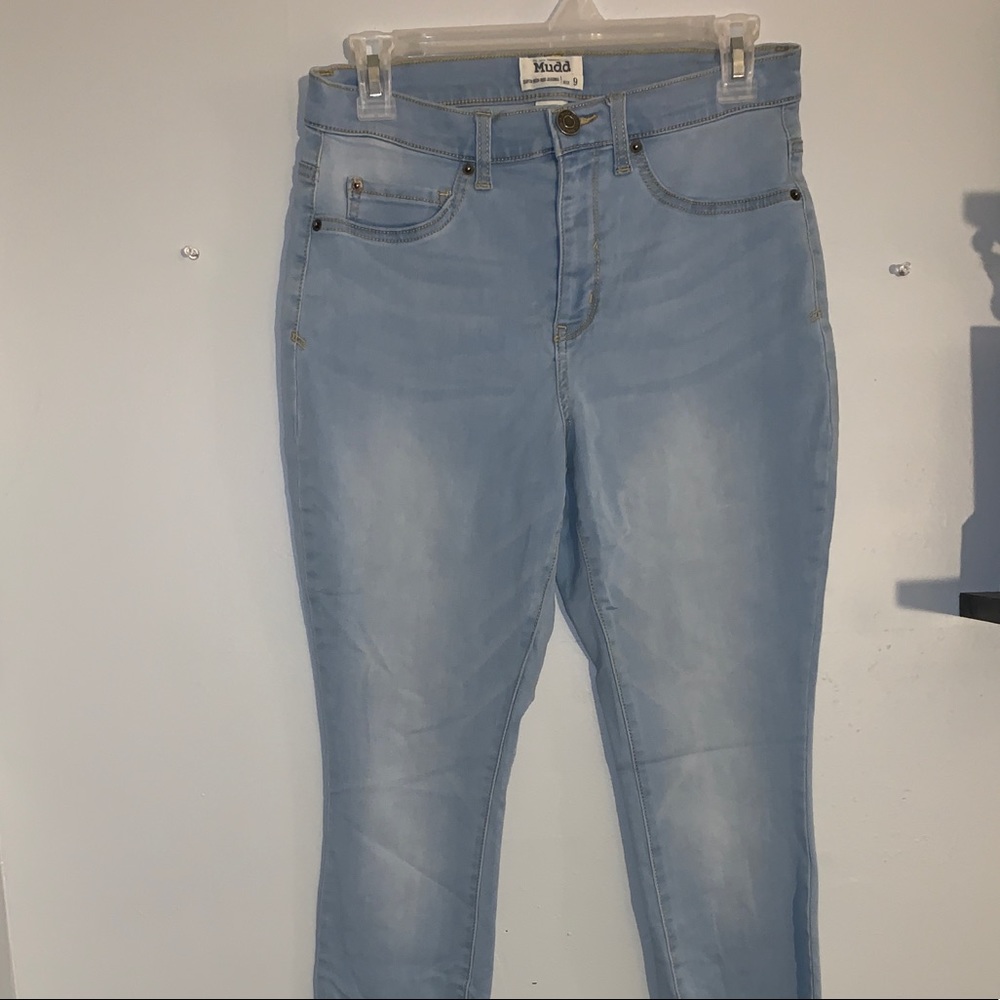 Light washed skinny jeans